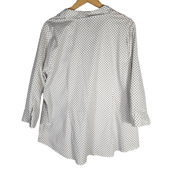 Worthington white and black geometric 3/4 sleeve button down top - Picture 5 of 11